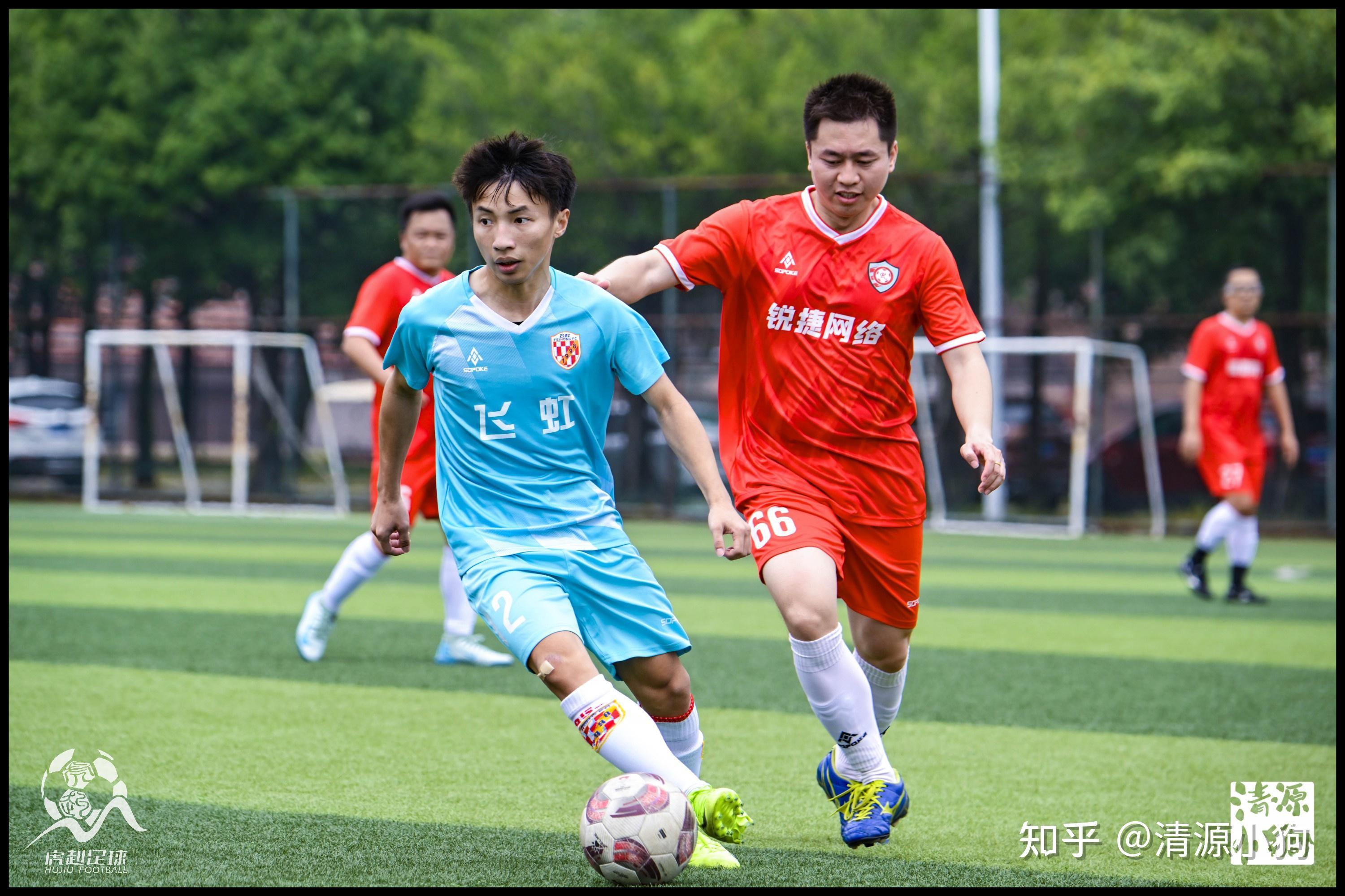 选手实力对拼，激烈足球比赛掀起关注热潮