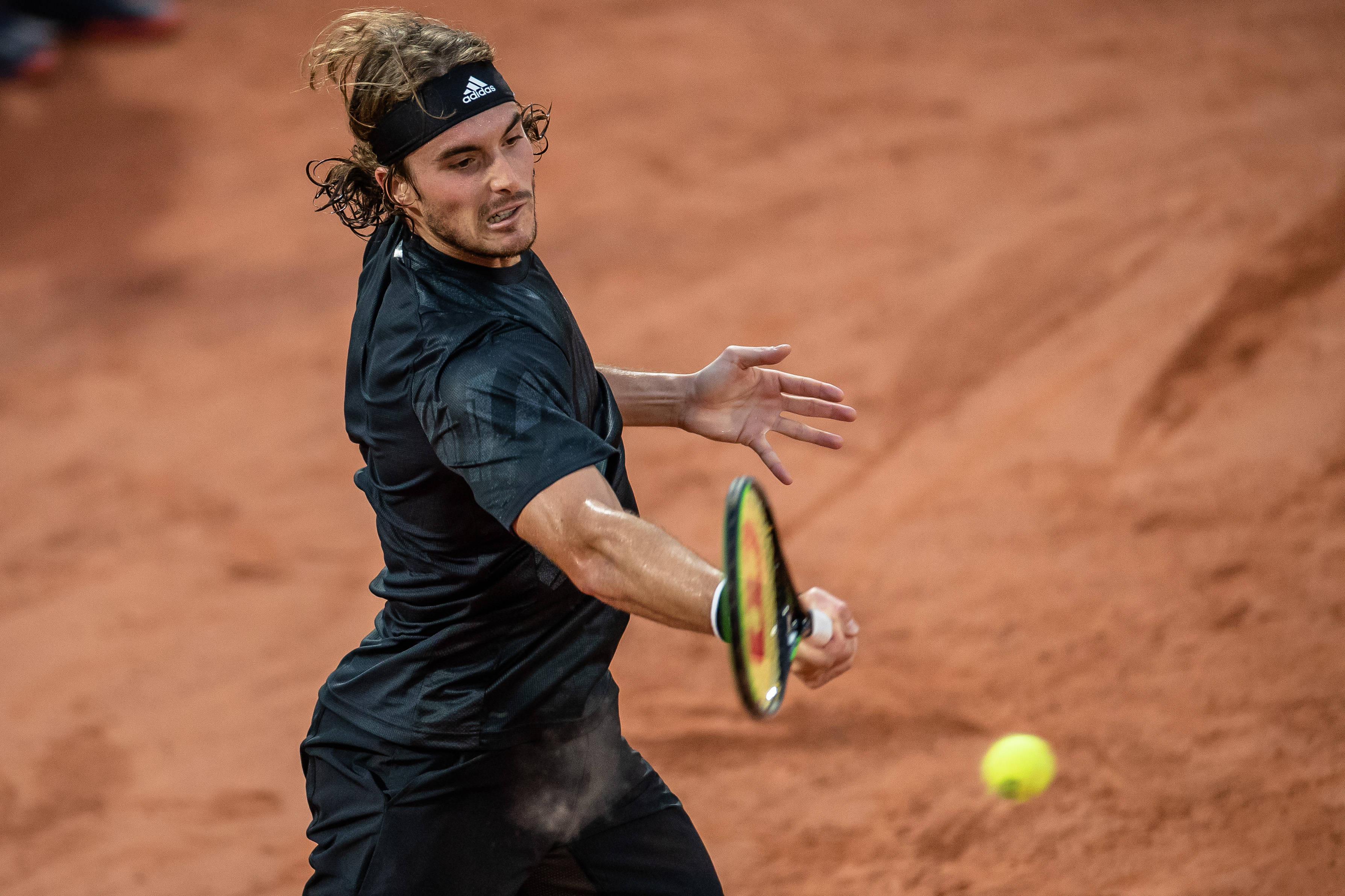 欧洲网球队绝地反击日本网球队，西西帕斯送出助攻的简单介绍