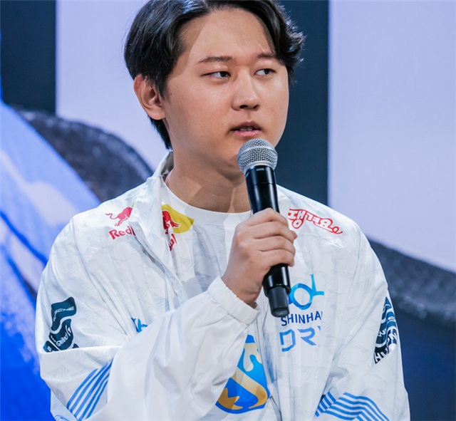 包含DRX2横扫FPX，Xiaohu打破历史纪录的词条