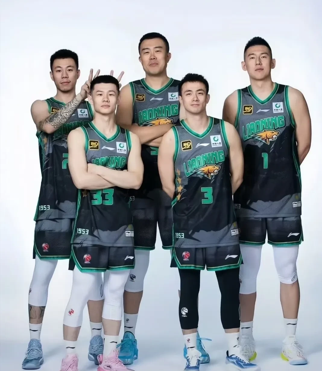 上海队鏖战雷霆,赵继伟带队取胜 上海队鏖战雷霆,赵继伟带队取胜