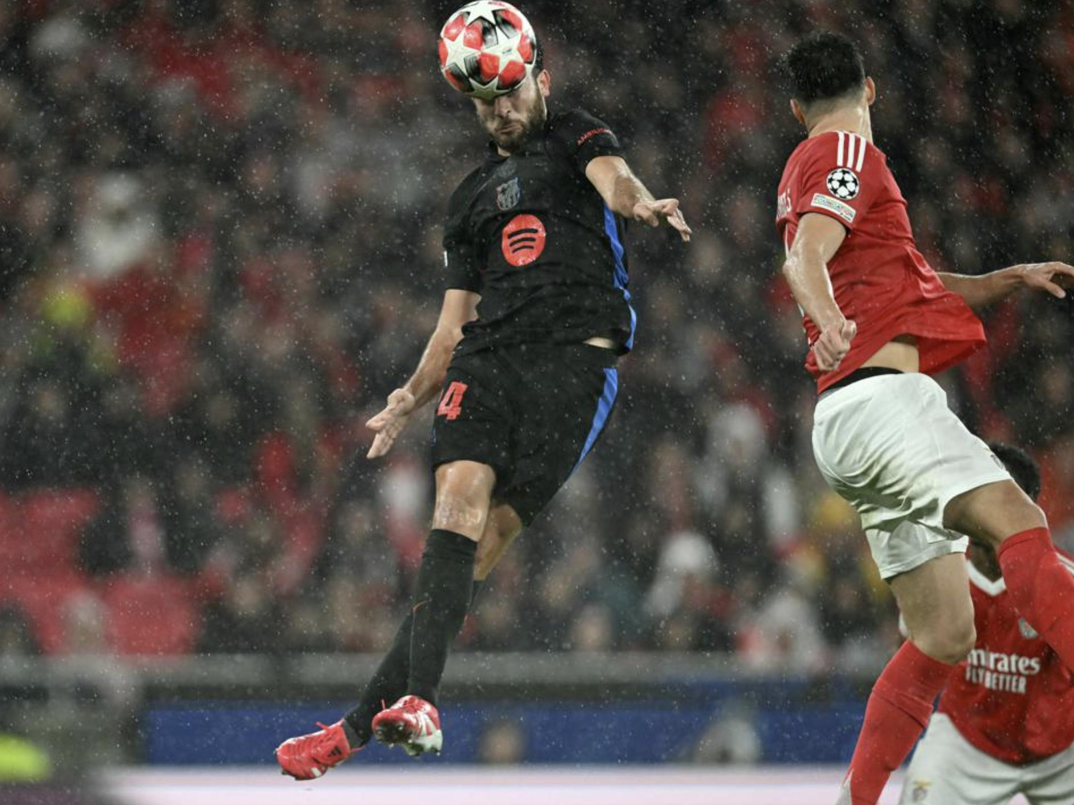 墨西哥绝杀西班牙，奥亚尔萨瓦尔统治全场