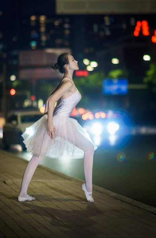 帕尔默的登顶之战，冰岛横扫澳大利亚的背后英雄