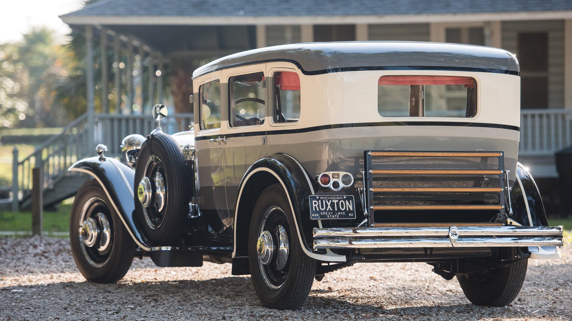 一剑封喉！利拉德关键时刻再显神威，热火击败步行者迎来争冠曙光